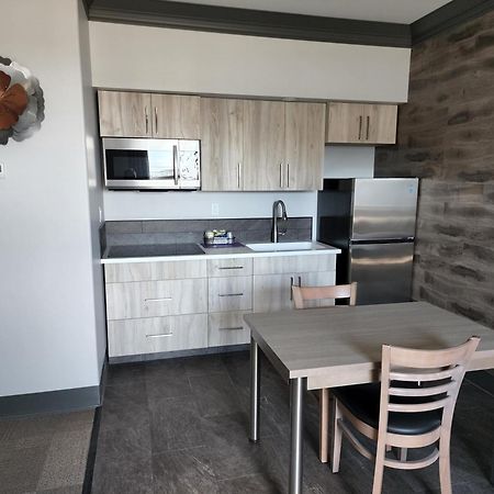 Razoolies Inn Stephenville Phòng bức ảnh