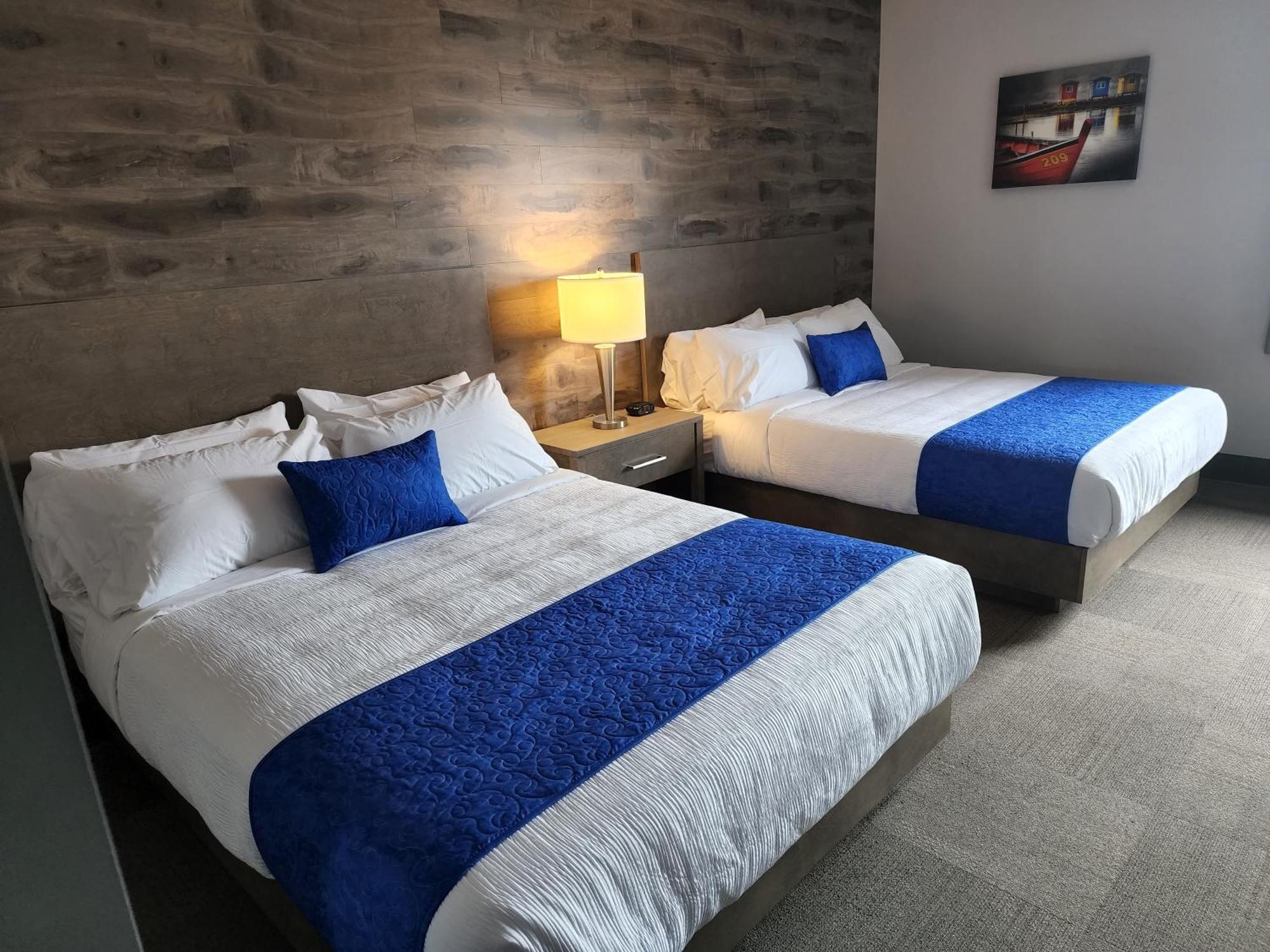 Razoolies Inn Stephenville Phòng bức ảnh